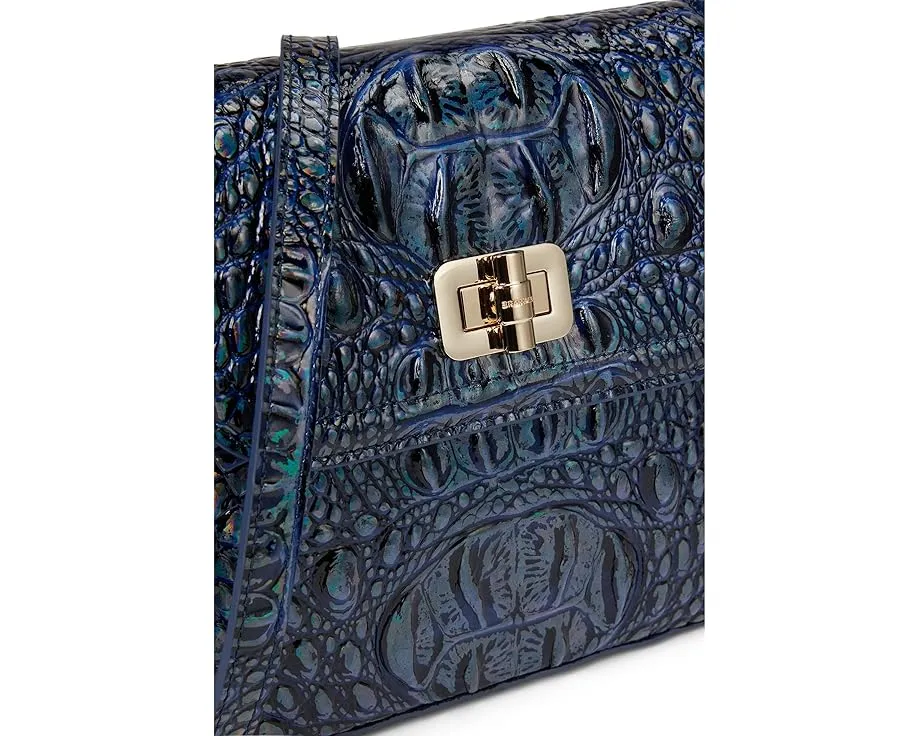 Кроссбоди Gianna с женственным силуэтом и застежкой поворотным замком Brahmin