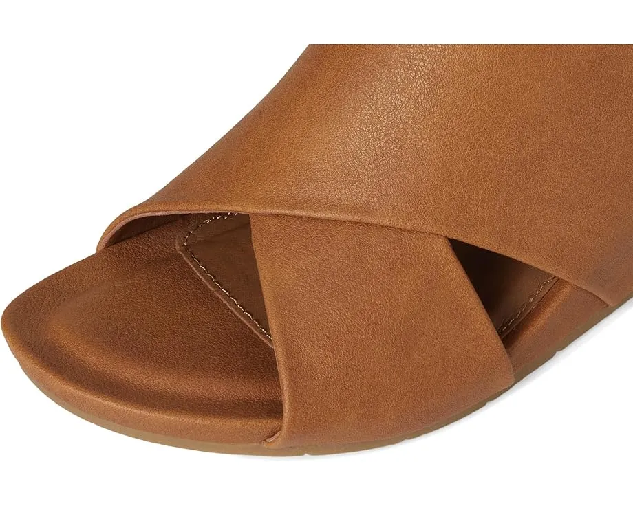 Сандалии EuroSoft Rhonda на клиновидном каблуке с регулируемой пряжкой