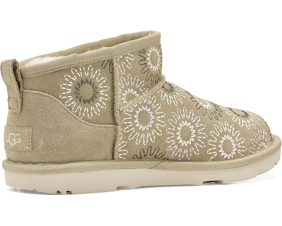 Детские угги UGG Kids Classic Ultra Mini Sun Stitched с вышивкой