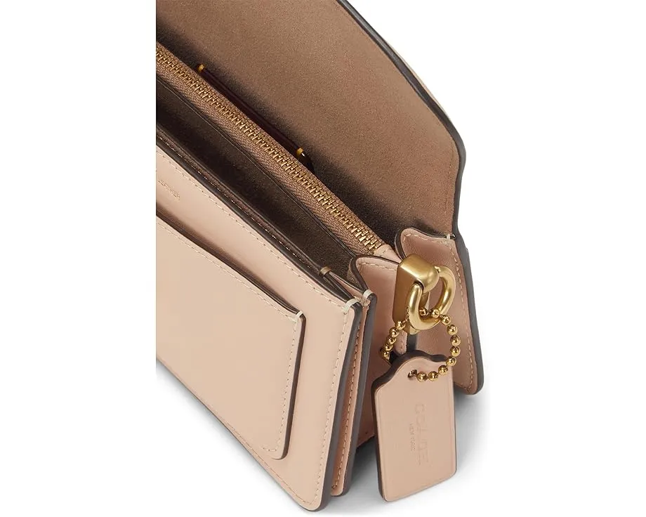 Сумка через плечо Tabby 20 из телячьей кожи с фирменным полотном от COACH