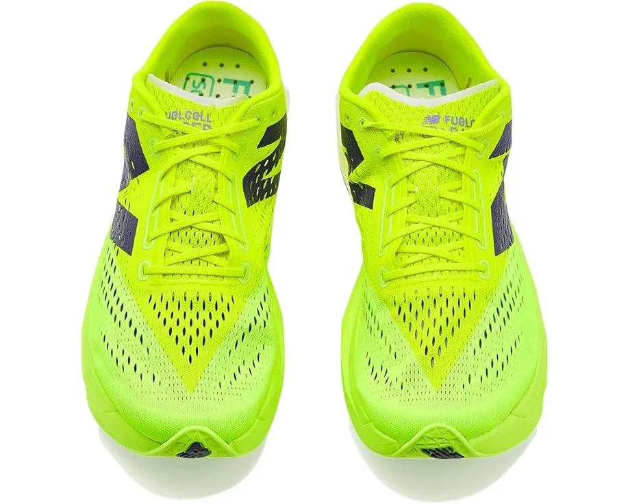 Беговые кроссовки New Balance FuelCell SuperComp Pacer с карбоновой пластиной