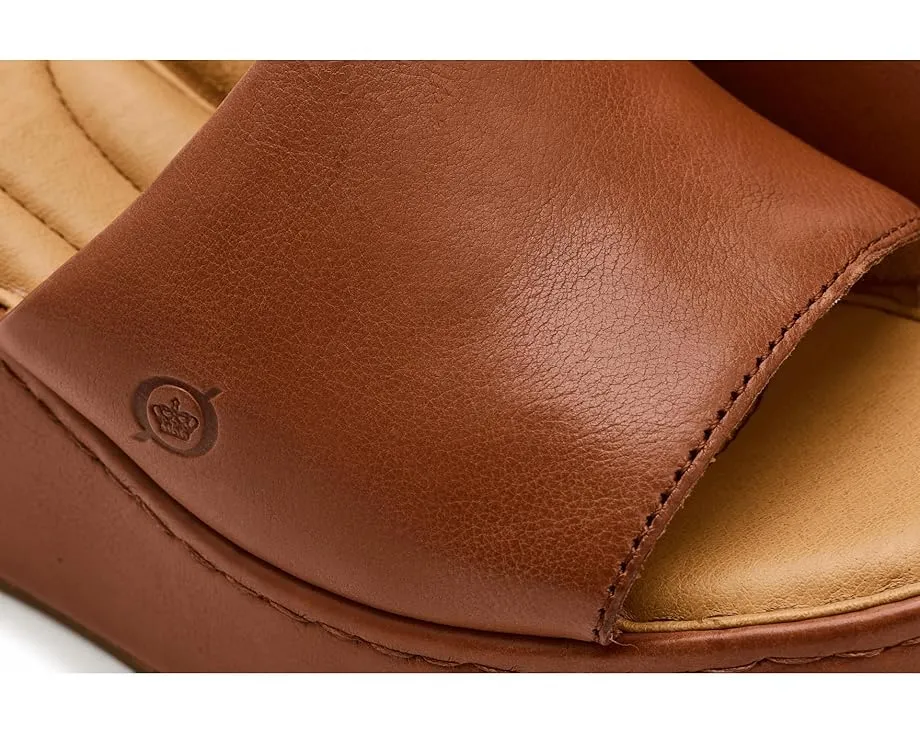 Босоножки на танкетке Born Shilo с кожаным верхом