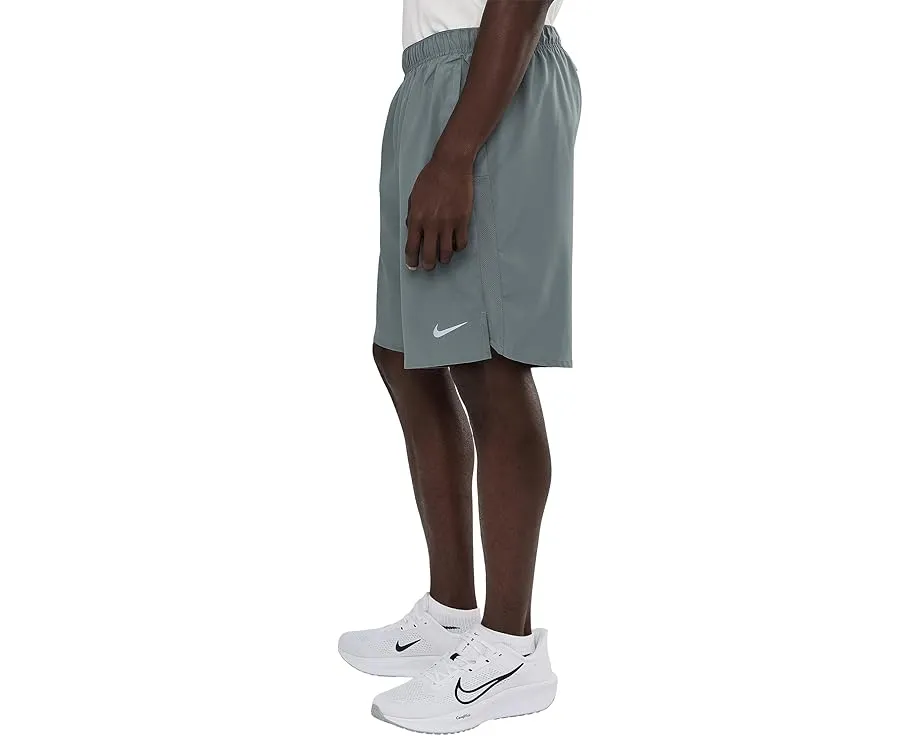 Беговые шорты Nike Dri-FIT Challenger 9 дюймов (22.86 см) без подкладки с сетчатыми вставками