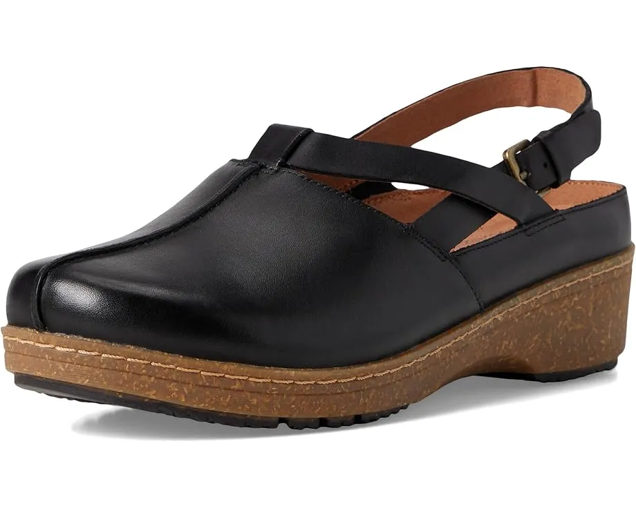 Сандалии SoftWalk Arica на танкетке с кожаной стелькой и ремешком