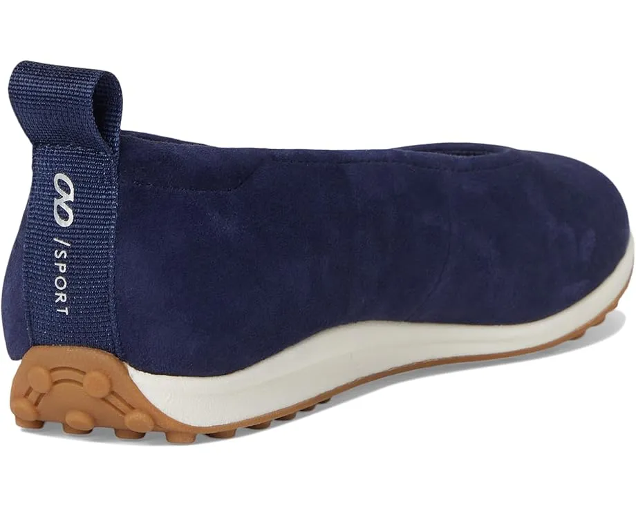 Повседневные слипоны Naturalizer Carla Sport с круглым носком