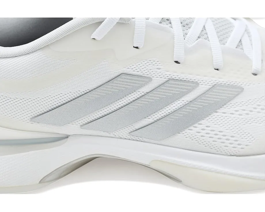 Теннисные кроссовки adidas Avacourt 3 для игры на корте