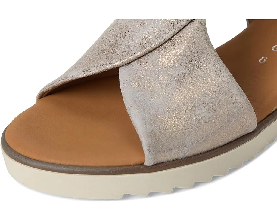 Босоножки Gabor 62.751 на платформе с ремешком на пряжке и резиновой подошвой