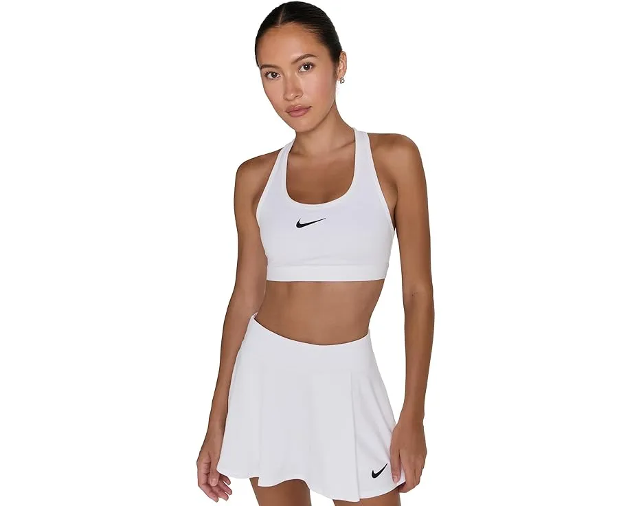 Nike Swoosh спортивный бюстгальтер средней поддержки со встроенными чашечками