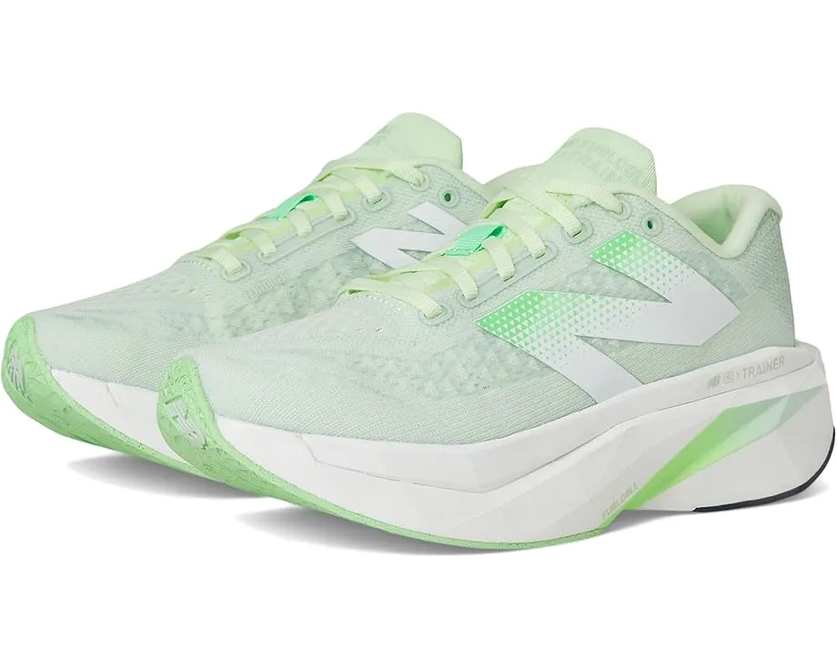 Беговые кроссовки New Balance FuelCell SuperComp Trainer v3 с карбоновой пластиной