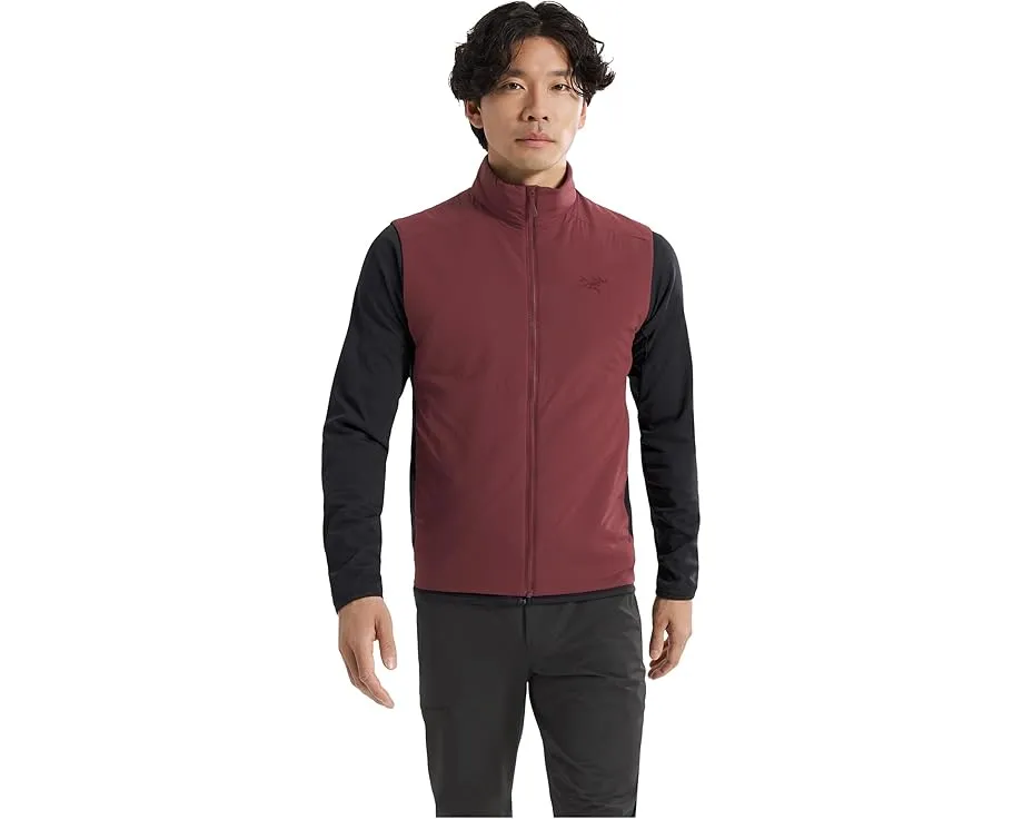 Легкий утепленный жилет Arc'teryx Atom с влагостойкой тканью