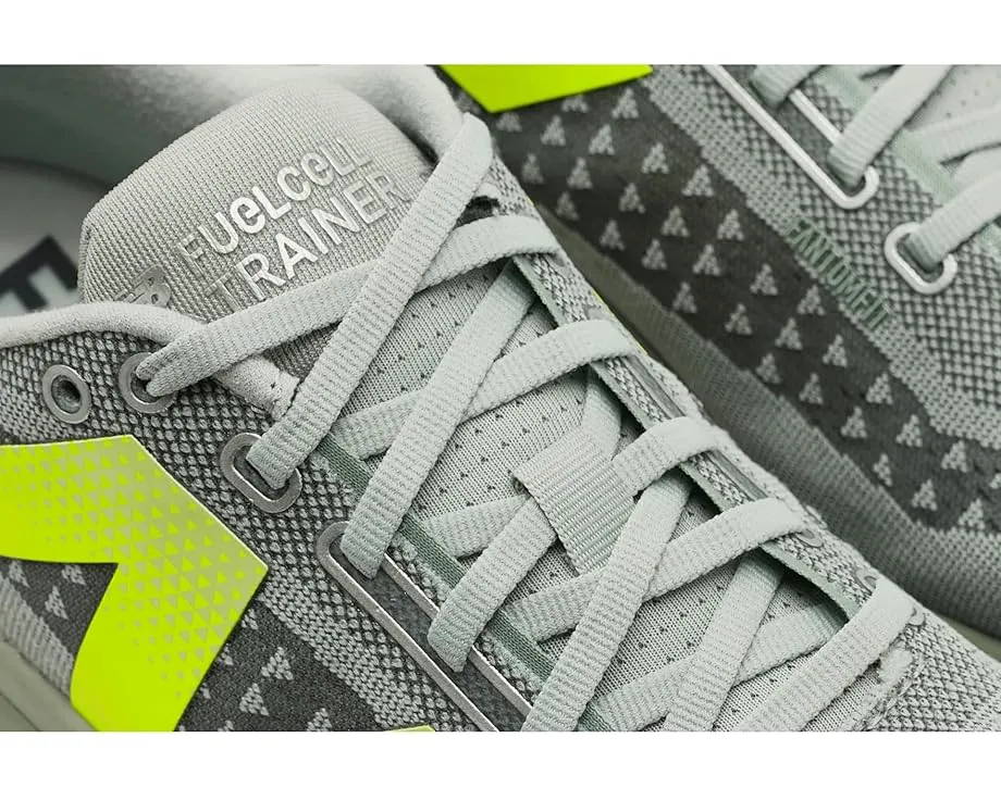 Беговые кроссовки New Balance FuelCell SuperComp Trainer v3 с карбоновой пластиной