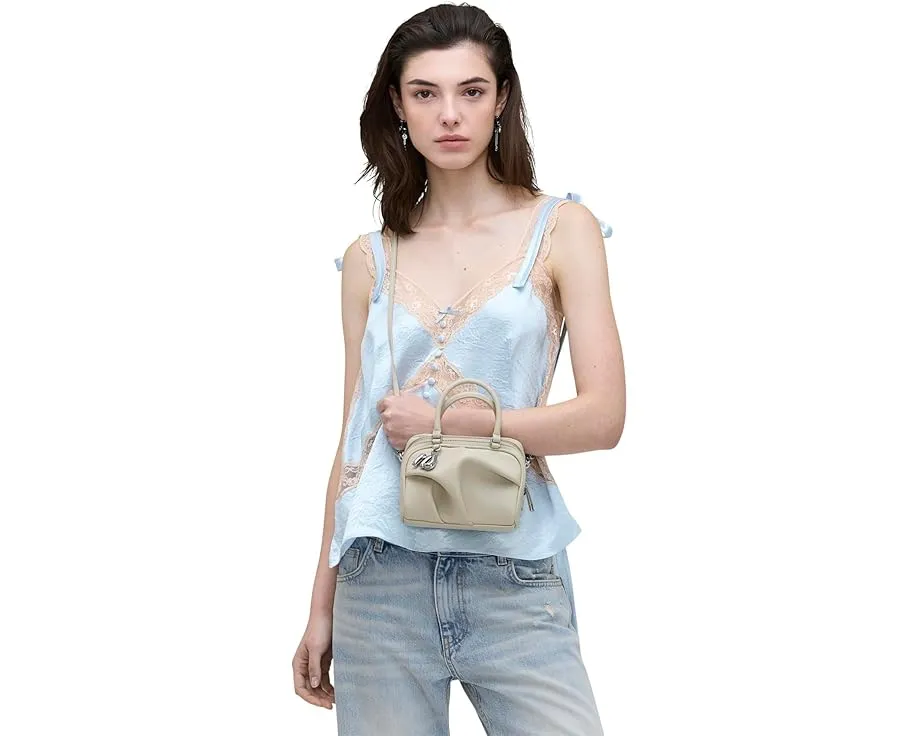 Мини-сумка Marc Jacobs The Micro Wave из премиальной кожи