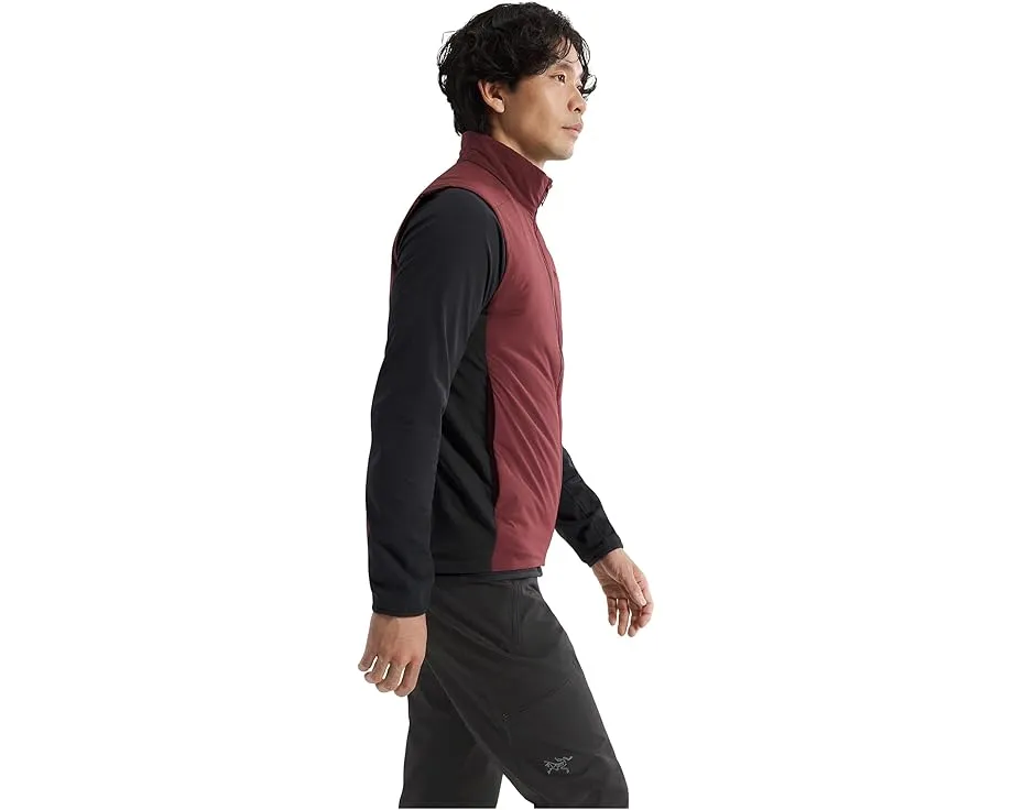 Легкий утепленный жилет Arc'teryx Atom с влагостойкой тканью