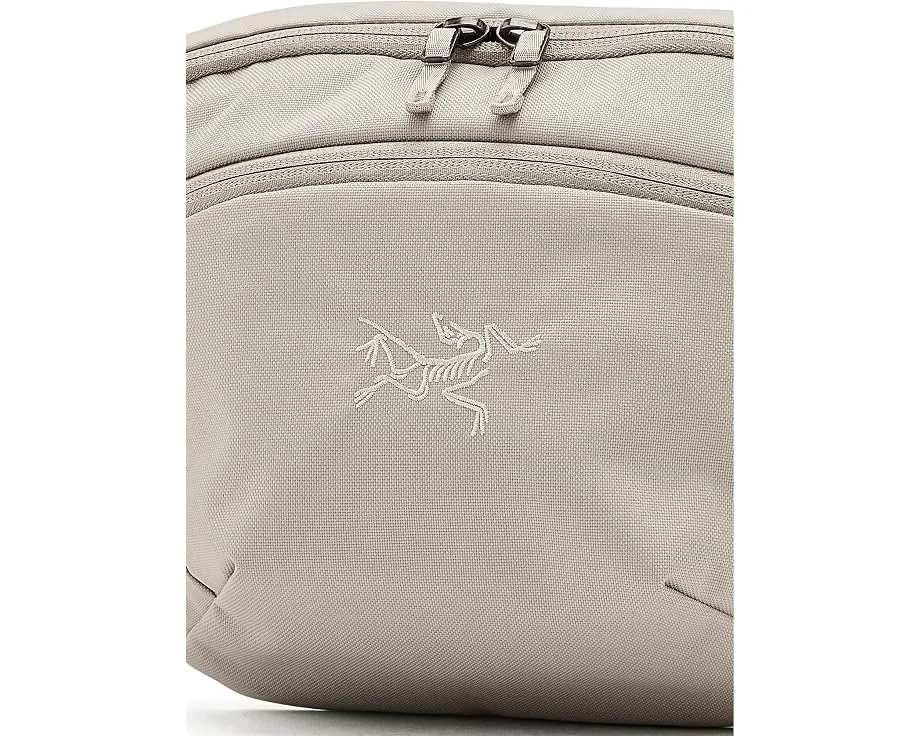 Поясная сумка Arc'teryx Mantis 2 с вентилируемой спинкой и карманом для телефона