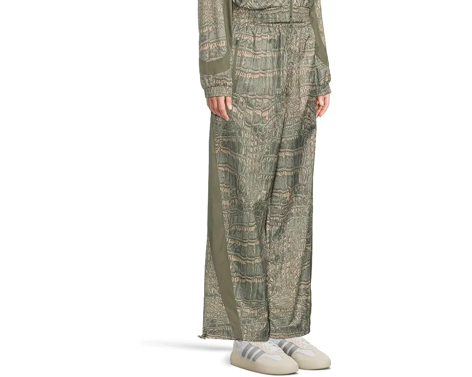 Брюки-джоггеры adidas by Stella McCartney с принтом крокодила и поясом на шнурке