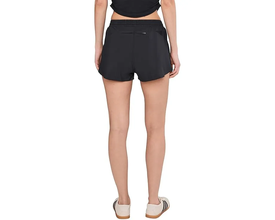 Шорты для бега adidas by Stella McCartney с карманом на молнии