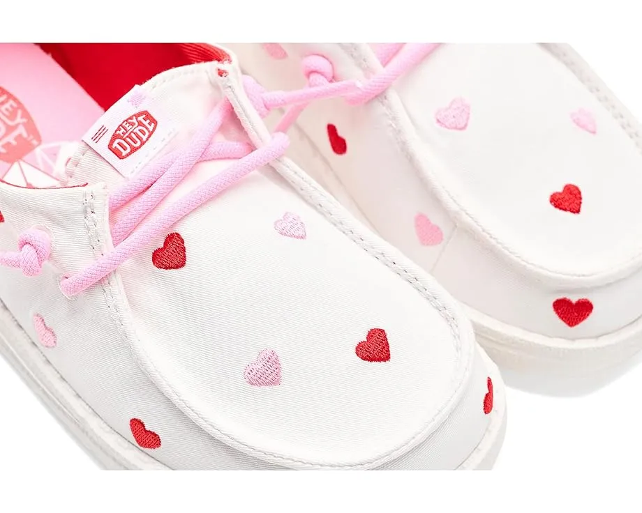 Hey Dude Kids Детские туфли Wendy Embroidered Hearts с вышитыми сердцами на хлопковом верхе