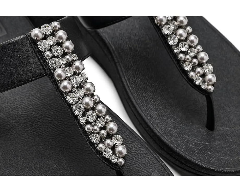 Сандалии FitFlop Fino с ремешком между пальцев и декором из жемчуга и кристаллов