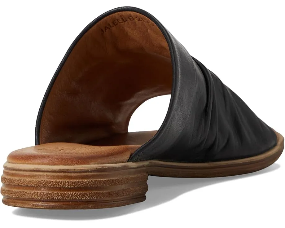 Сандалии Jaleel с открытым мысом и плиссированным верхом Spring Step