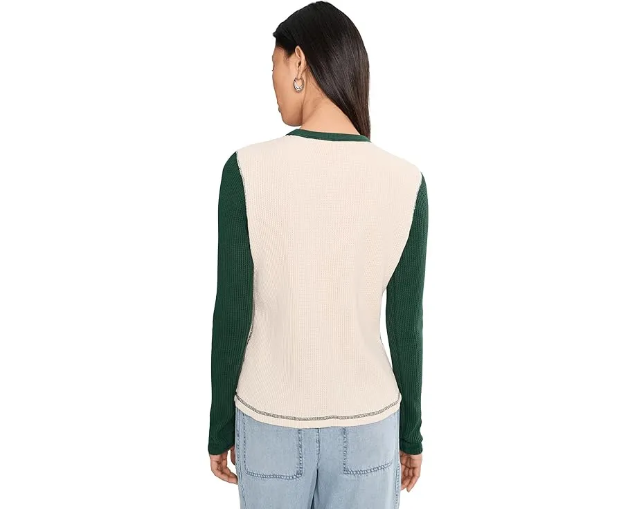 Свитер Faherty с вафельной текстурой из органического хлопка для многослойных образов