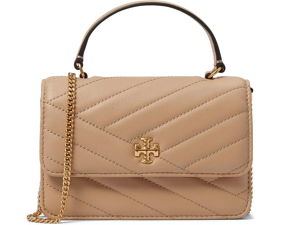 Миниатюрный кошелек Kira Chevron на цепочке от Tory Burch с тиснением шеврон