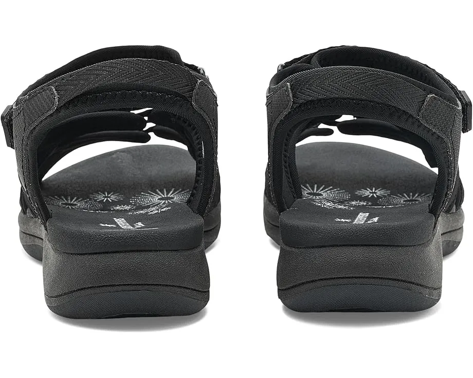 Сандалии Clarks Mira Madi с тремя ремешками и стелькой Cushion Soft