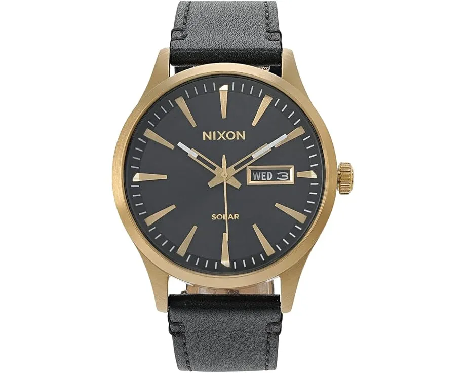 Часы Nixon Sentry Solar на кожаном ремешке с солнечной батареей
