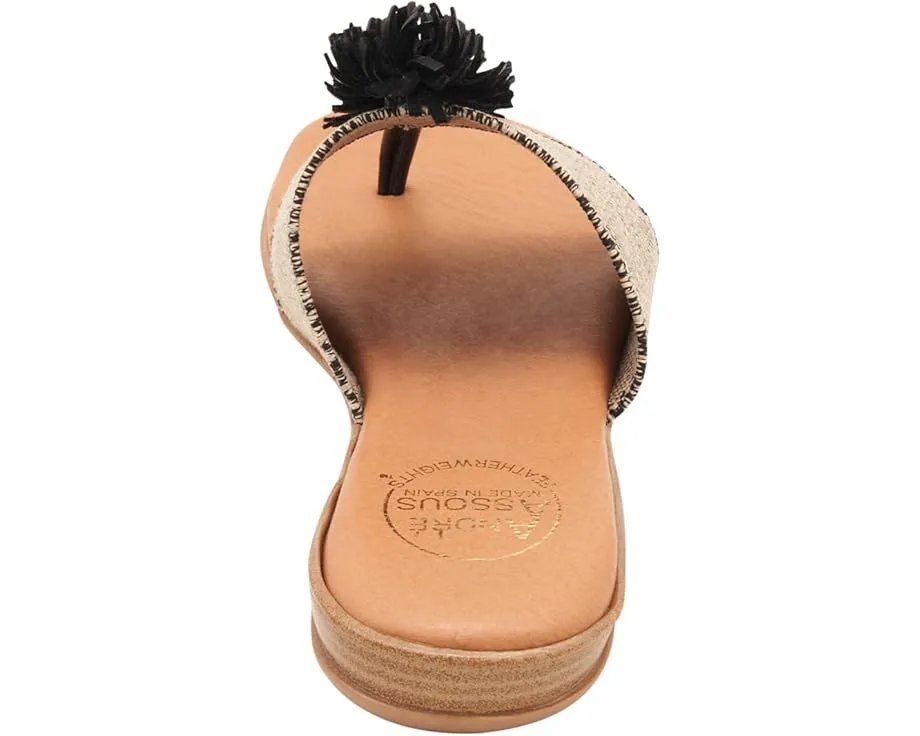 Сандалии Andre Assous Novalee Featherweight с бахромой и клином