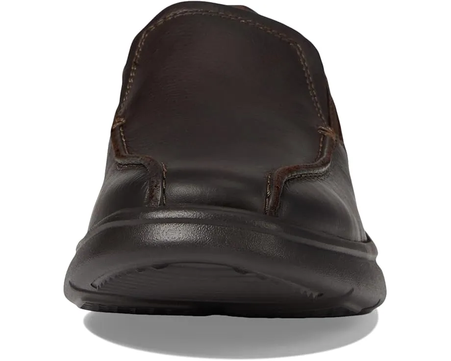Слипоны Bradley Step от Clarks с технологией Contoured Comfort