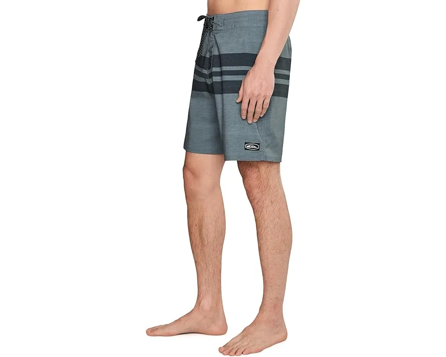 Шорты для серфинга Quiksilver Surfsilk Street-Trunk 18 из переработанного полиэстера