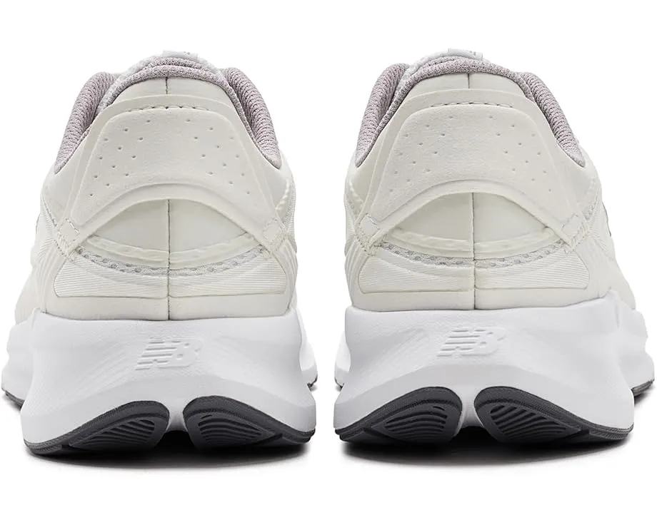 Беговые кроссовки New Balance Catalyst с технологией DynaSoft и резиновыми вставками