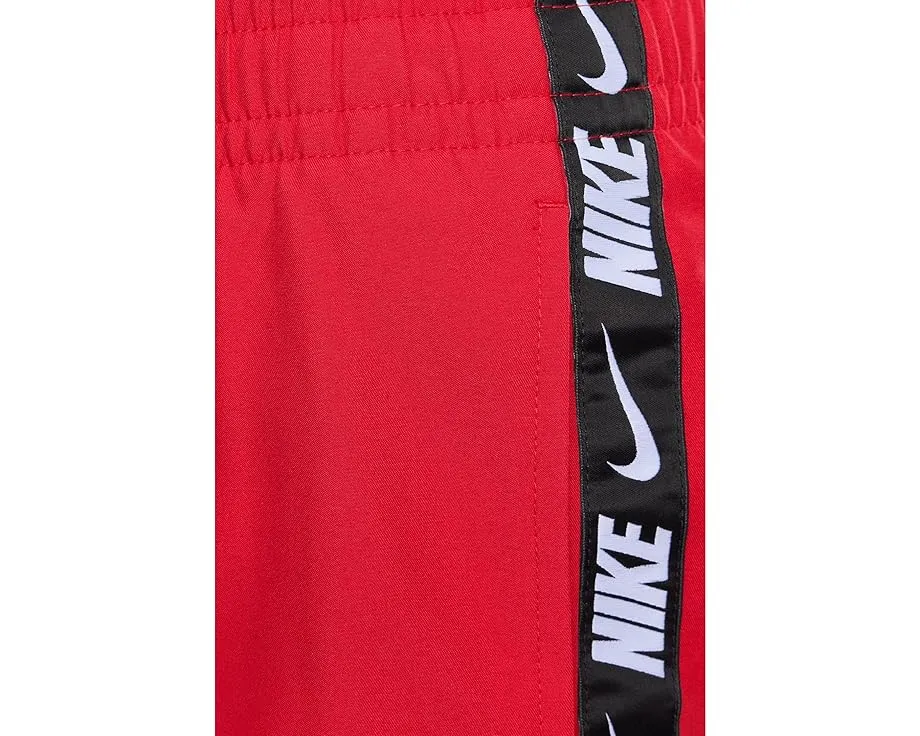 Плавки Nike Breaker Logo Tape 9 дюймов (22.86 см) с внутренними шортами и патч-карманом сзади