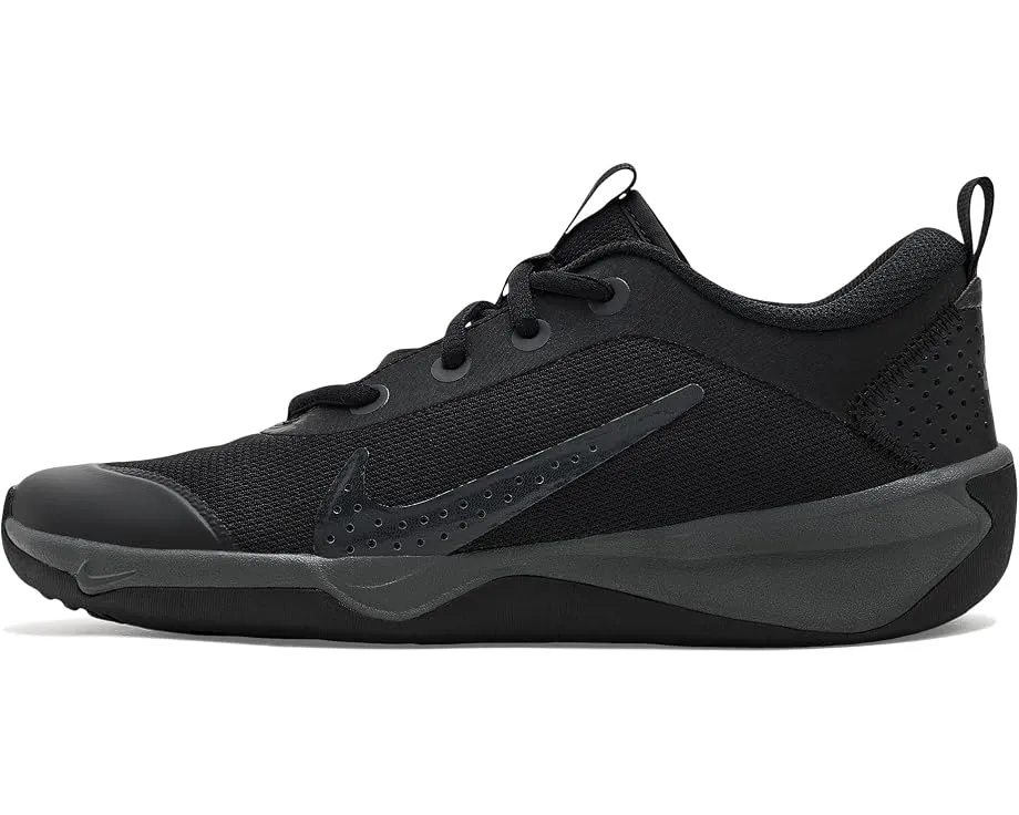 Кроссовки Nike Omni Multi-Court для подростков с классической шнуровкой