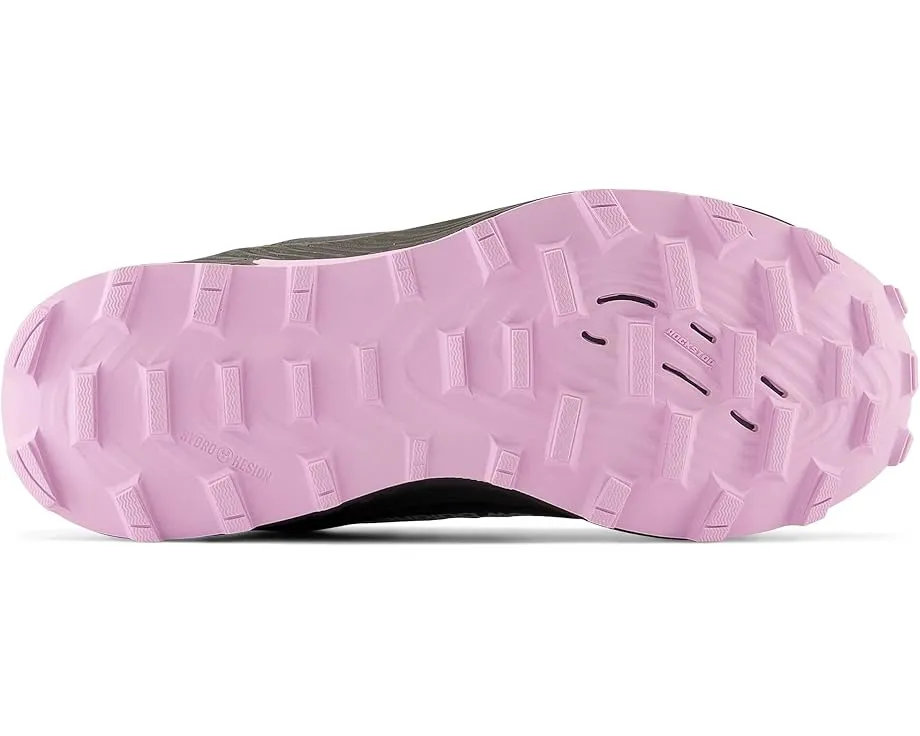 Трекинговые кроссовки New Balance FuelCell 2190 с водонепроницаемой мембраной