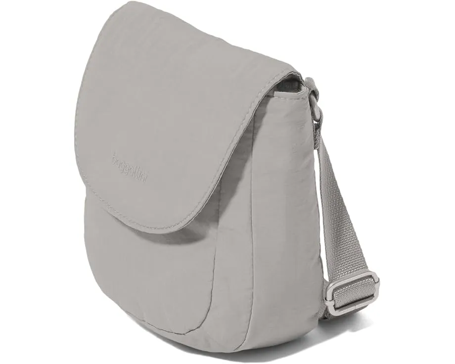 Мини кроссбоди Baggallini Swift Flap с RFID защитой и магнитной застежкой