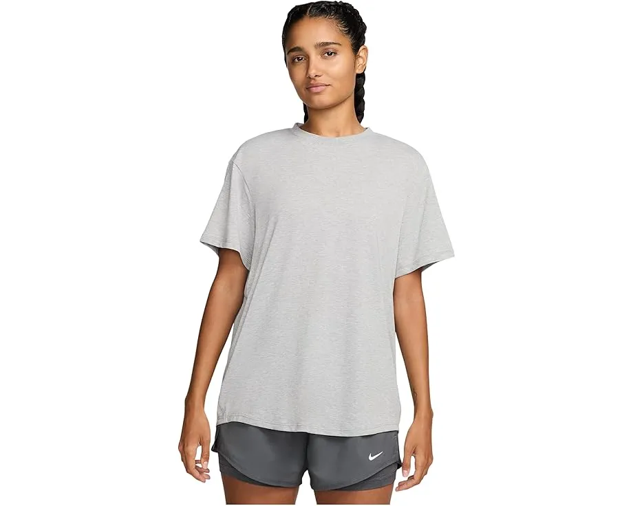 Футболка Nike One Relaxed с коротким рукавом и технологией Dri-FIT