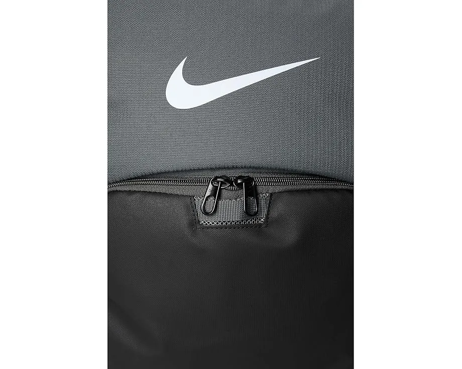 Спортивный рюкзак Nike Brasilia 9.5 на 30 литров с вентилируемым карманом
