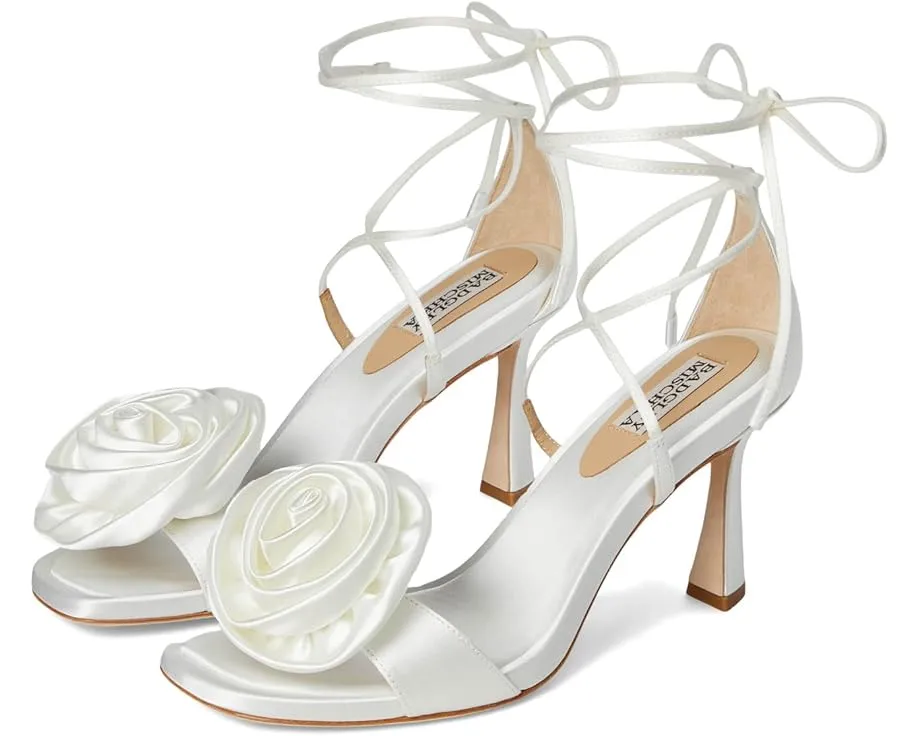 Сандалии Janelle с переплетением и цветком из шелка Badgley Mischka