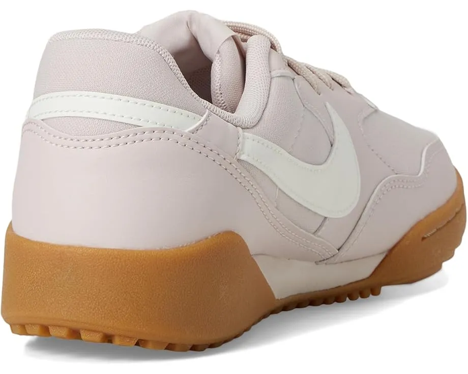 Кроссовки Nike Terra Manta с текстильно-кожаным верхом и ретро стилем