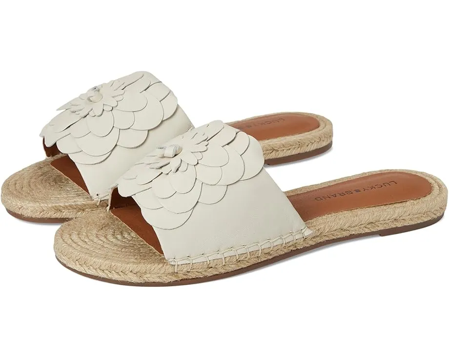 Сандалии Biricha Floral Flat от Lucky Brand с объемным цветочным декором и резиновой подошвой