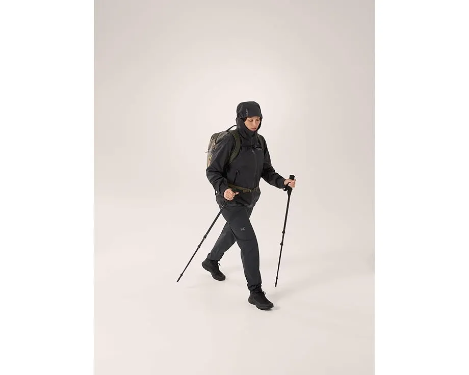 Куртка Arc'teryx Beta с технологией GORE-TEX и водоотталкивающими молниями