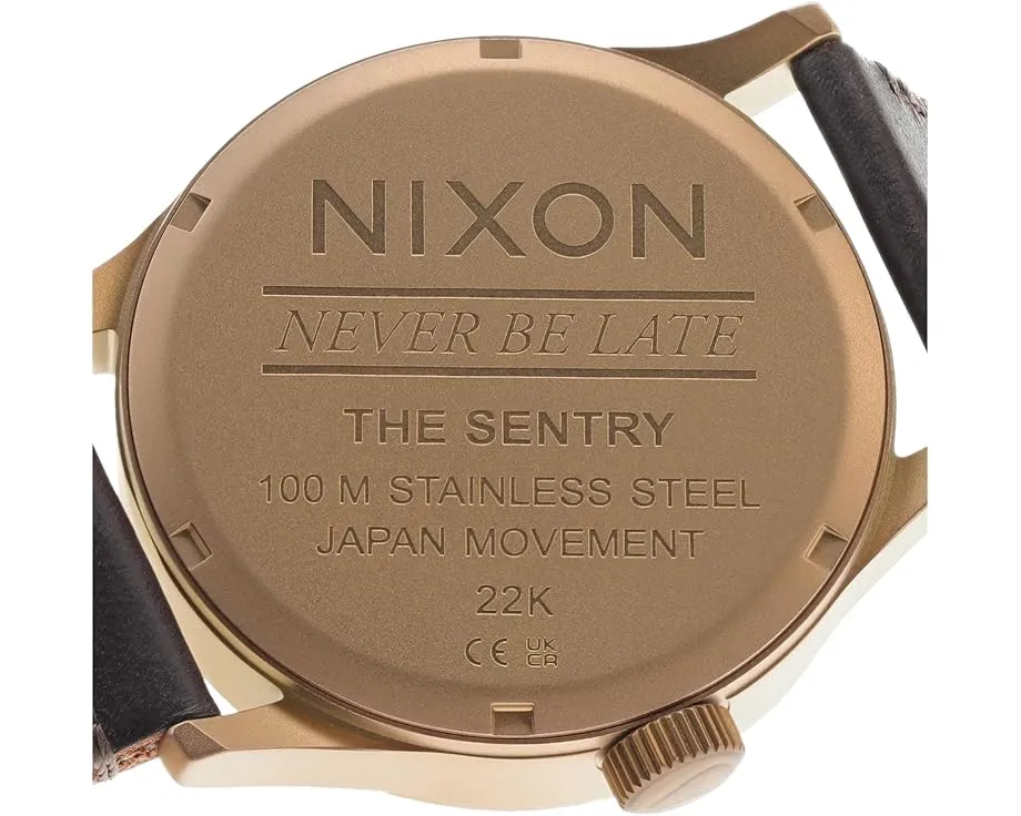 Наручные часы Nixon Sentry Leather с кожанным ремешком и календарем