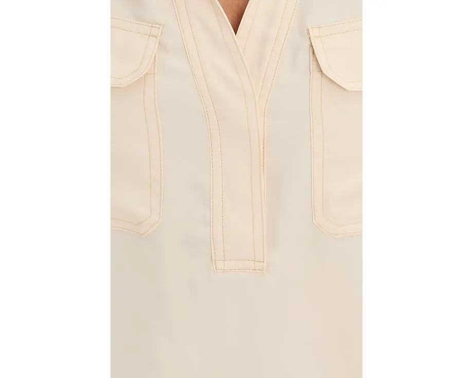 Блузка Vince Camuto с полузастежкой и двумя накладными карманами