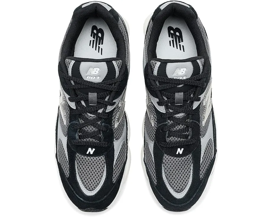 New Balance 603 кроссовки в футуристическом стиле