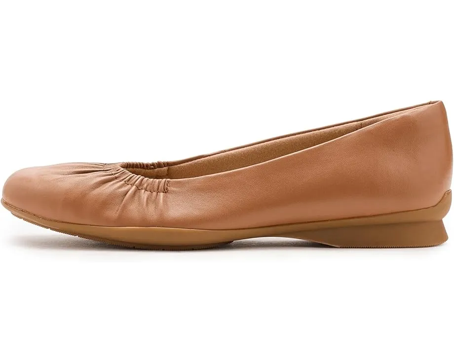 Балетки Clarks Jazmynn Lo из мягкой кожи с круглым носком и удобной стелькой