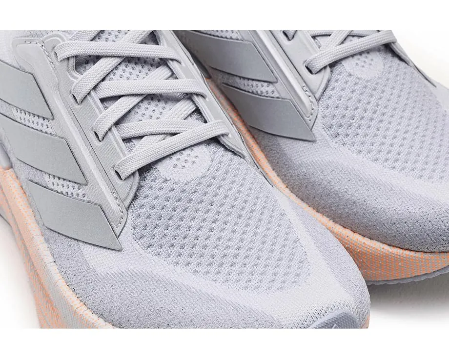 Беговые кроссовки Ultraboost 5x от adidas с технологией BOOST и системой Torsion