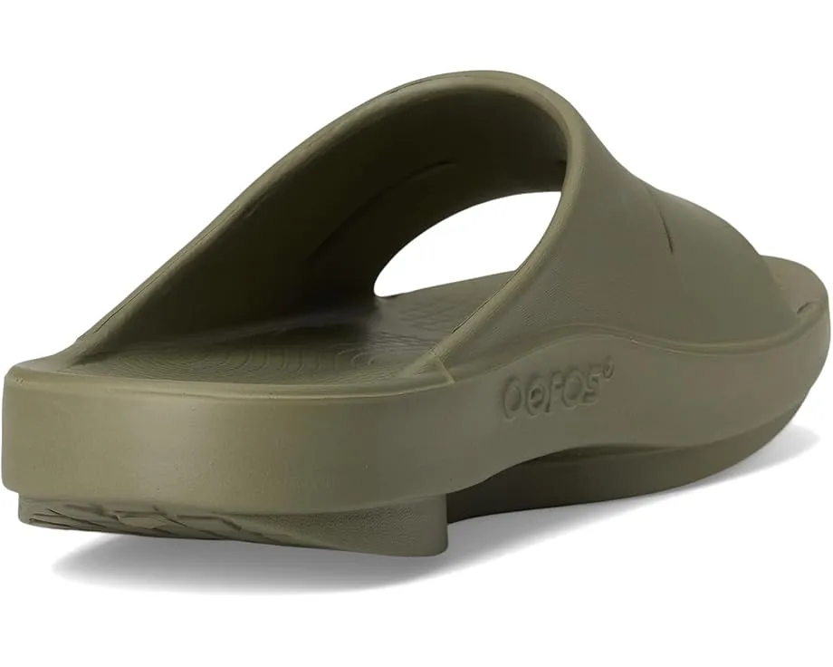 Сланцы Ooahh от OOFOS с технологией OOfoam для восстановления и поддержки свода стопы