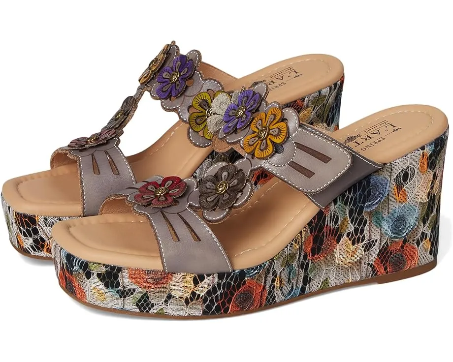 Сандалии Caprice с цветочными аппликациями и клиновидным каблуком