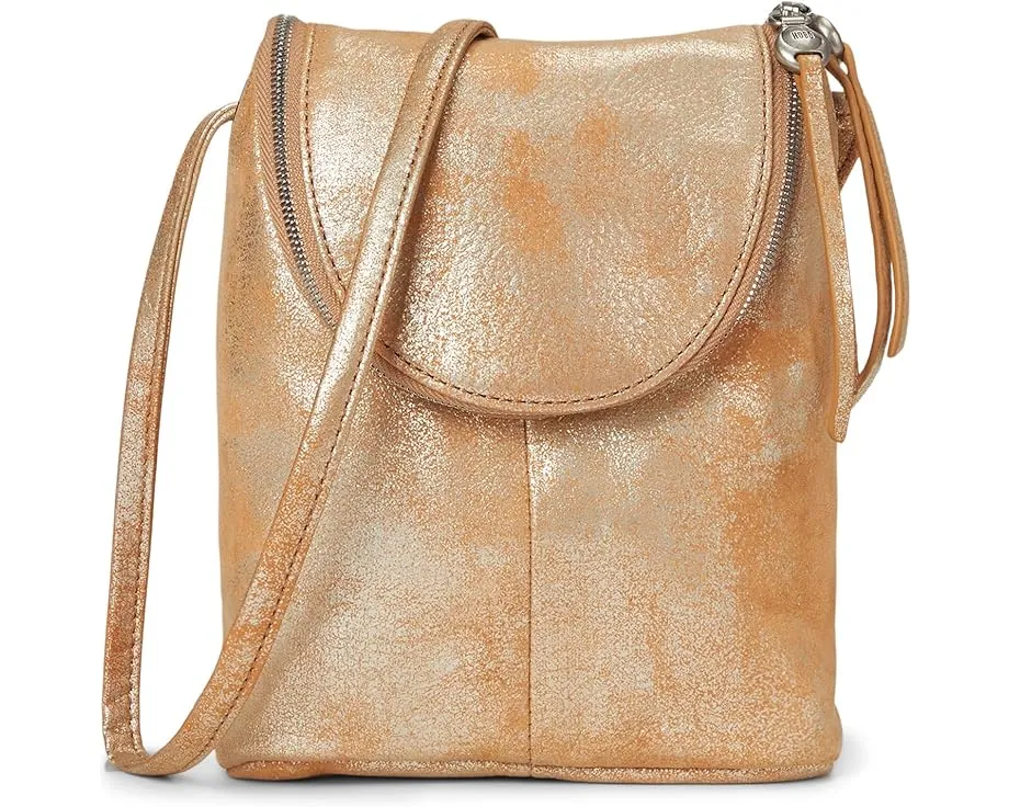 Маленькая кожаная сумка через плечо HOBO Fern