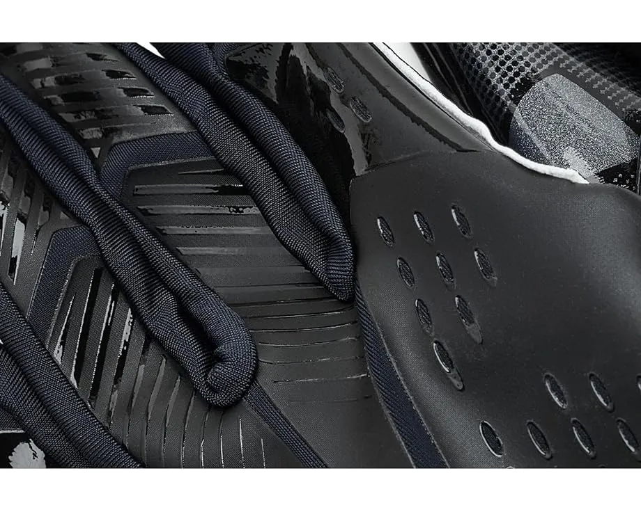 Футбольные перчатки Under Armour Blur с надежным сцеплением